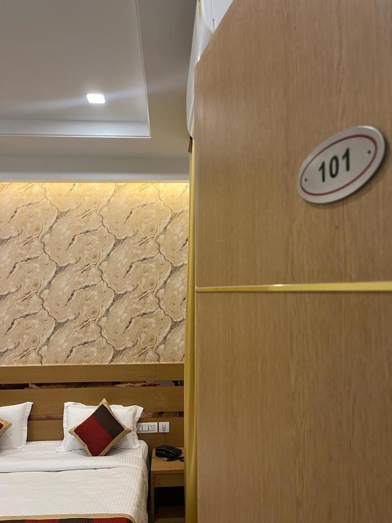 Hotel Royal Casa Lucknow Exterior photo