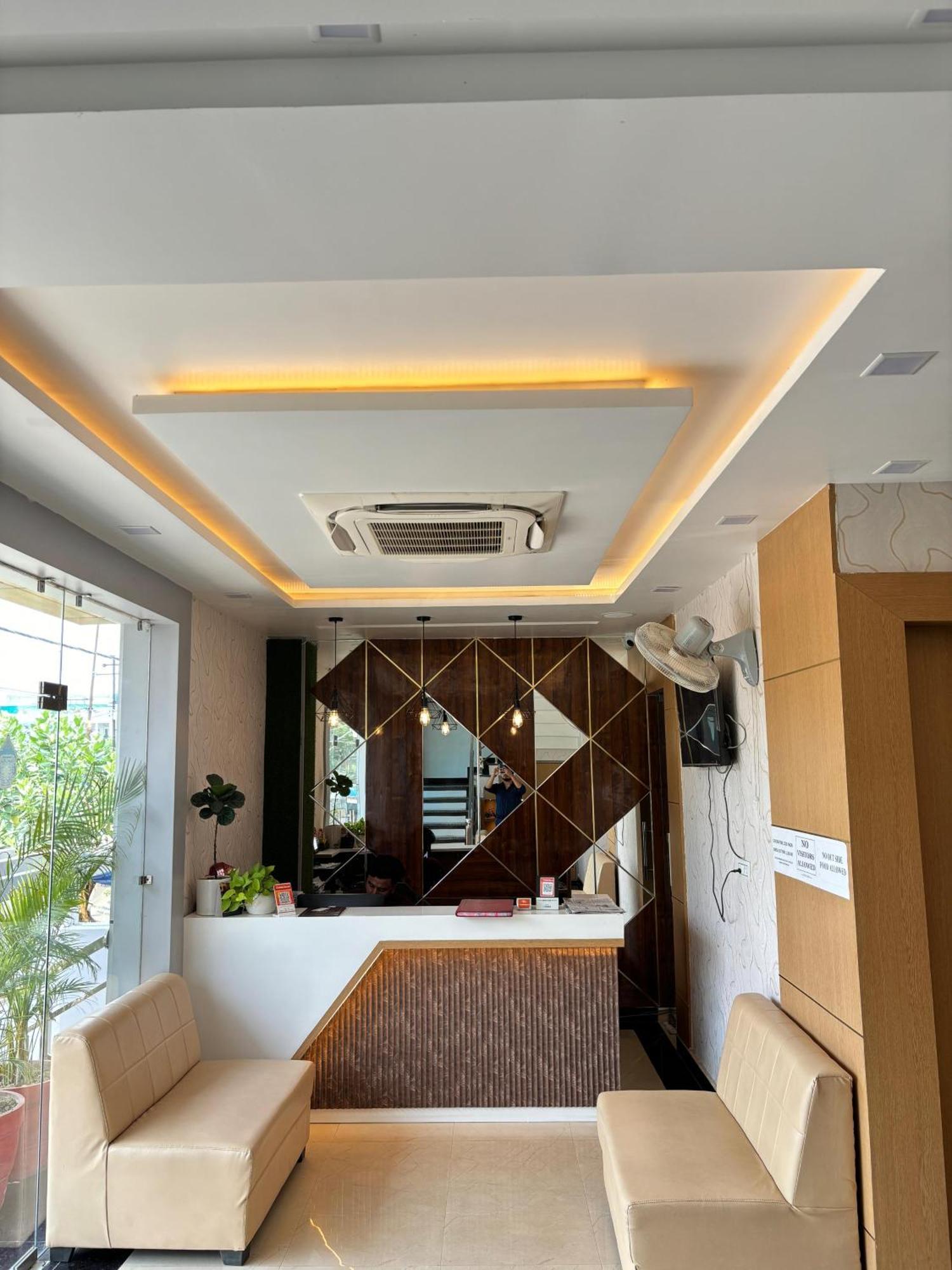 Hotel Royal Casa Lucknow Exterior photo